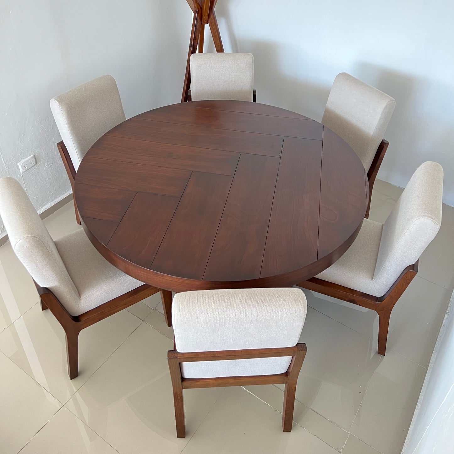 Comedor Redondo Okume
