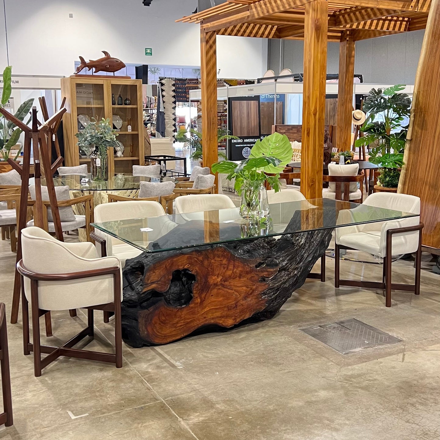 Comedor Tronco Guamuchil